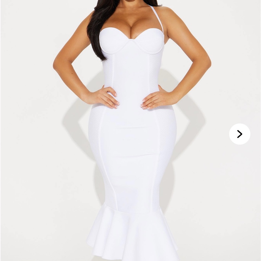 Elegant White Strapless Dress - M